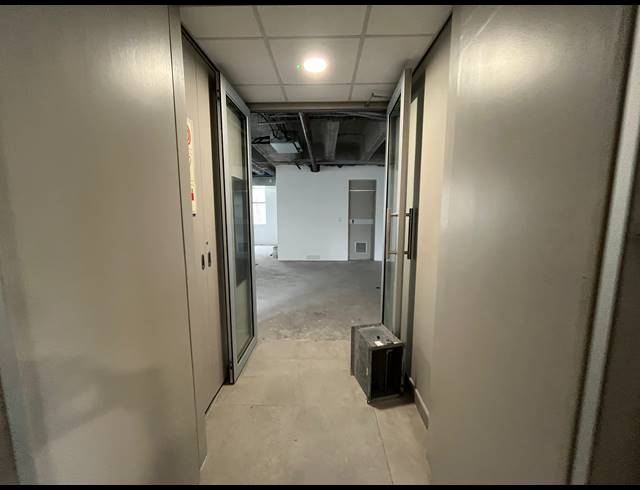 434M² OFFICE TO LET IN RONDEBOSCH